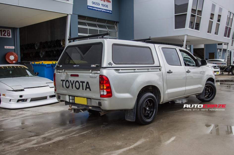 TOYOTA HILUX 2WD (2005 ONWARDS) OX826 FLAT BLACK MACHINED PINSTRIPE